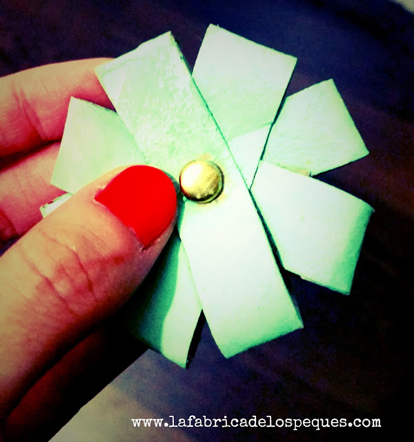 DIY: flores de cartón
